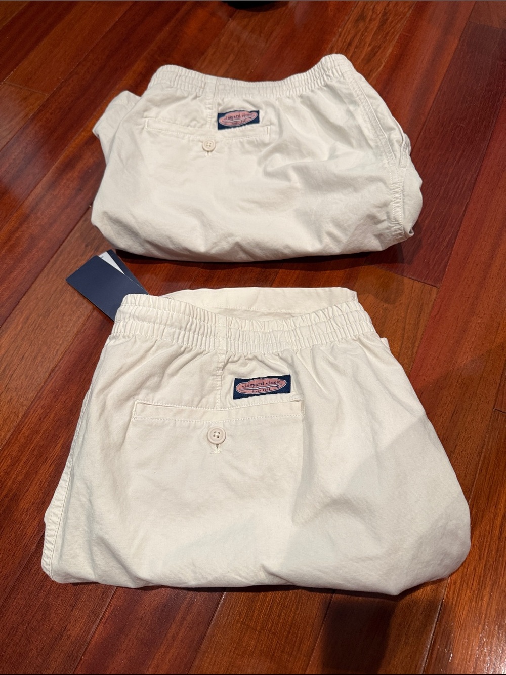 Vineyard Vines  Men’s White Elastic Waist Shorts